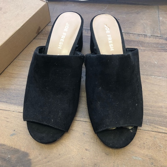 Joe Fresh Low Heeled Shoes Size 7 - Picture 2 of 3